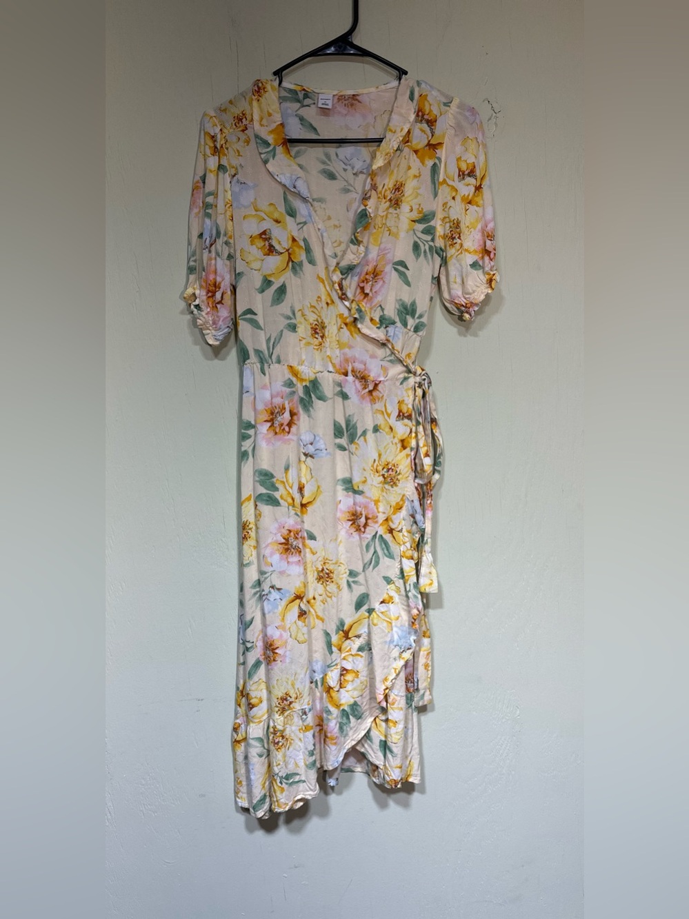 Old navy yellow floral waist defining ruffled tie belt midi wrap dress medium